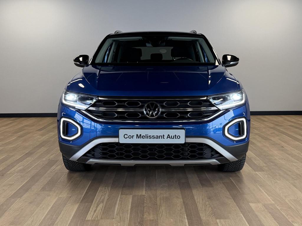 Volkswagen T-Roc 1.5 TSI Style MASSAGESTOEL/TREKHAAK/KEYLESS, 1258 kg, 4 cilinders, 150 pk, Blauw