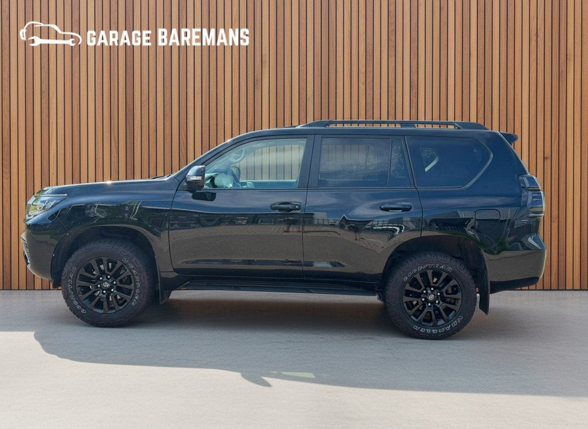 Toyota Land Cruiser 150 2.8 D-4D Black Edition 7 Pers 204PK, Auto's, Toyota, Automaat, Gebruikt, 4 cilinders, 255 €/maand