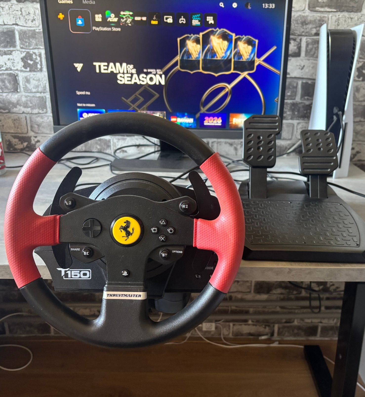 Thrustmaster racestuur PS4/PS5, Spelcomputers en Games, Spelcomputers | Sony PlayStation Consoles | Accessoires, Ophalen, Gebruikt
