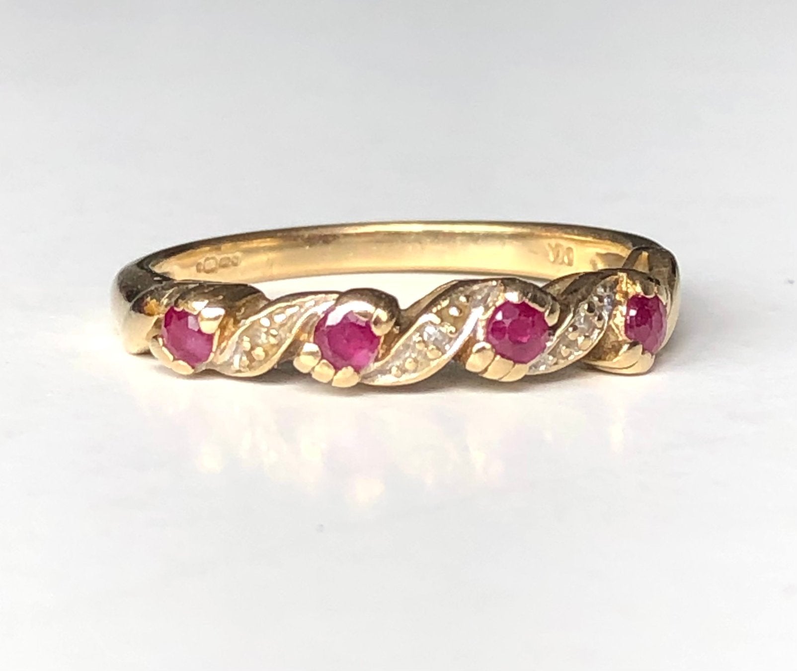 Gouden Vintage ring robijn diamanten maat 18, 18 tot 19, Ophalen of Verzenden, Zo goed als nieuw, Met edelsteen