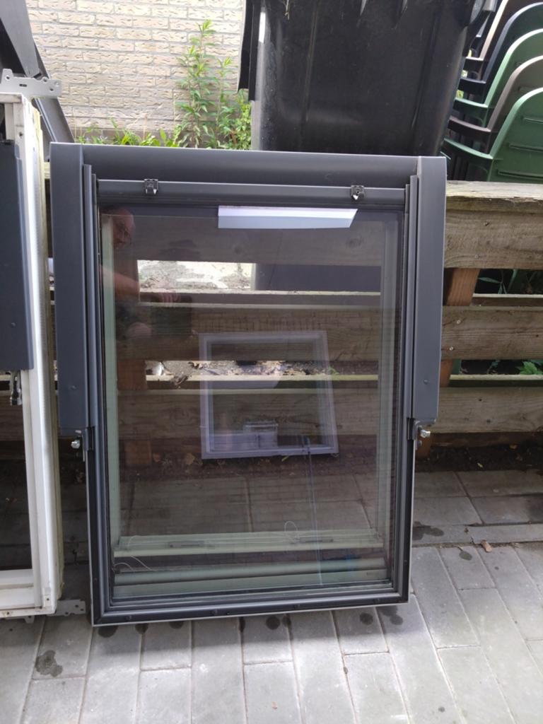 Velux GGL MK04 Dakraam met Dubbelglas en Rolgordijn, Doe-het-zelf en Verbouw, Gebruikt, Minder dan 80 cm, 80 tot 120 cm, Ophalen of Verzenden