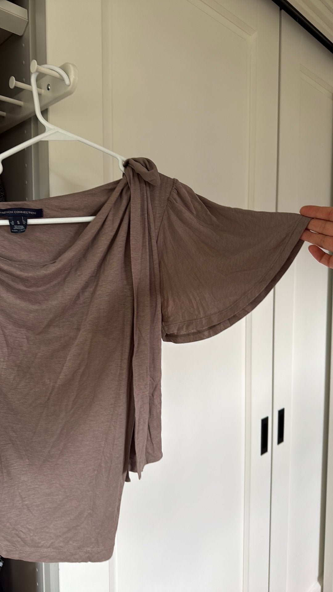 French connection one shoulder top s, Kleding | Dames, Tops, Bruin, Nieuw, Ophalen of Verzenden, Korte mouw