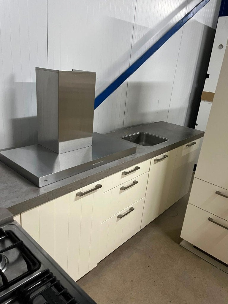 Keuken Compleet met APP 120Keukens op voorraad Nr. 2958, Huis en Inrichting, Ophalen, Zo goed als nieuw, Hoekkeuken, Met kookeiland