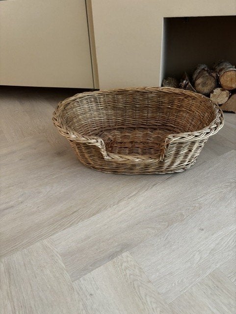 Rieten hondenmand gratis af te halen, Dieren en Toebehoren, Hondenmanden, Ophalen, Gebruikt, Riet