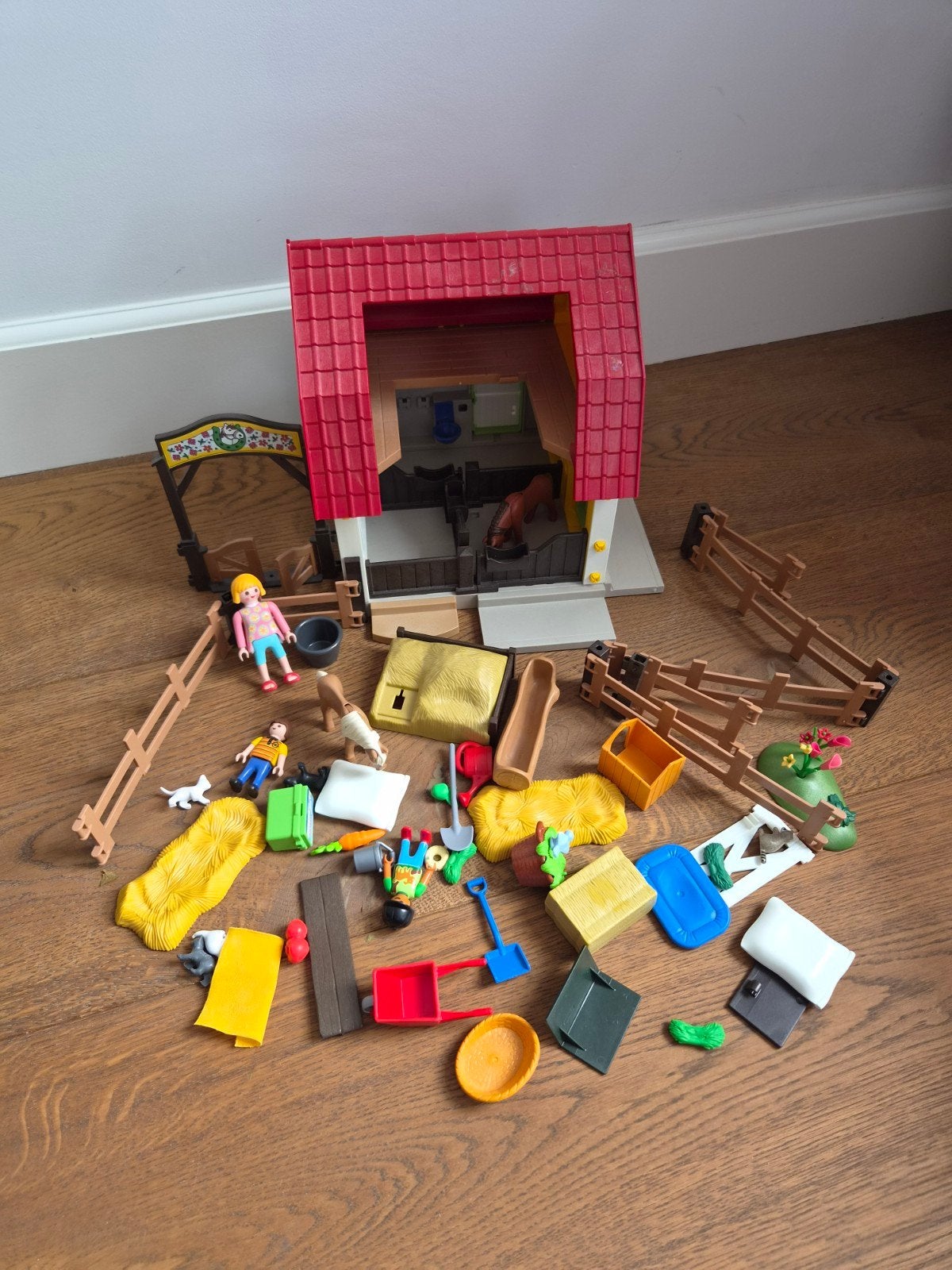 Playmobil Paardenstal met veel accessoires, Ophalen of Verzenden, Gebruikt, Jongen of Meisje