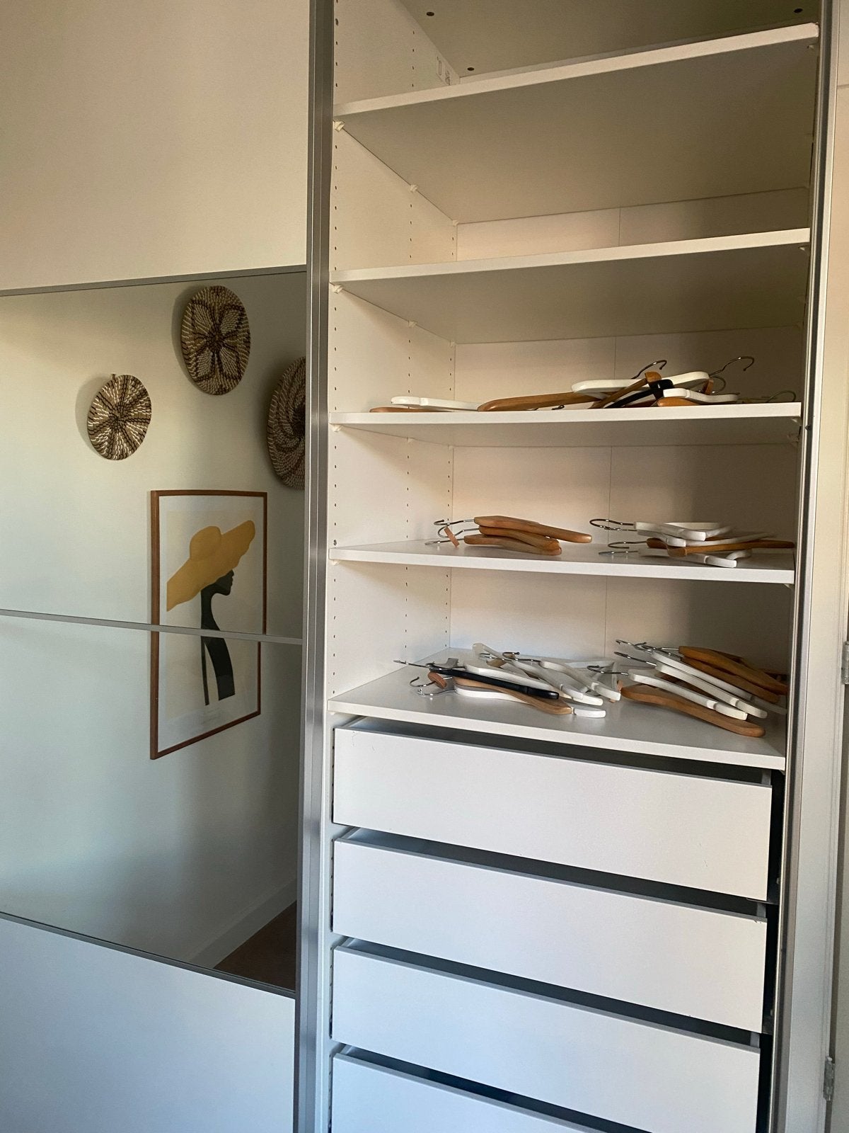 Twee Witte ikea kledingkasten met spiegeldeuren en lades, 200 liter of meer, Met aparte vriezer, Zo goed als nieuw, 160 cm of meer