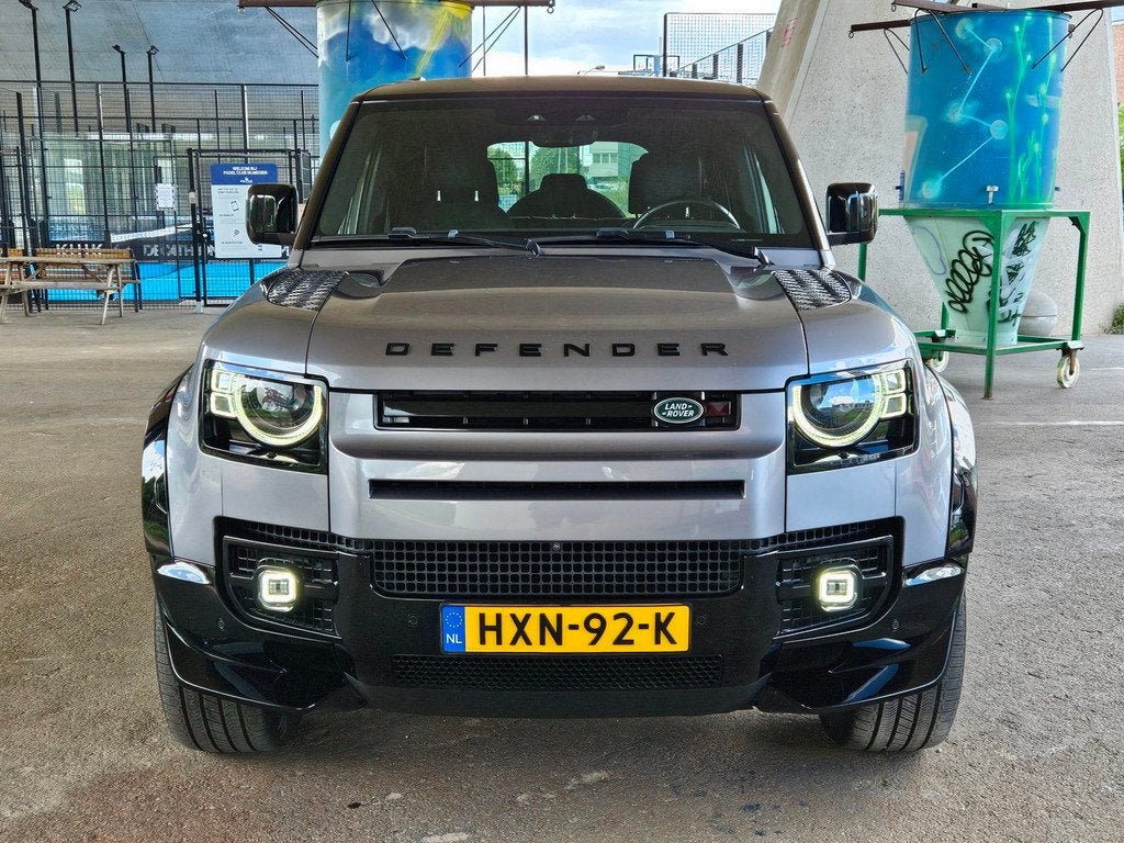 Land Rover Defender 110 2.0 P400e Hunters Prestige black pac, Automaat, Gebruikt, 4 cilinders, 3000 kg