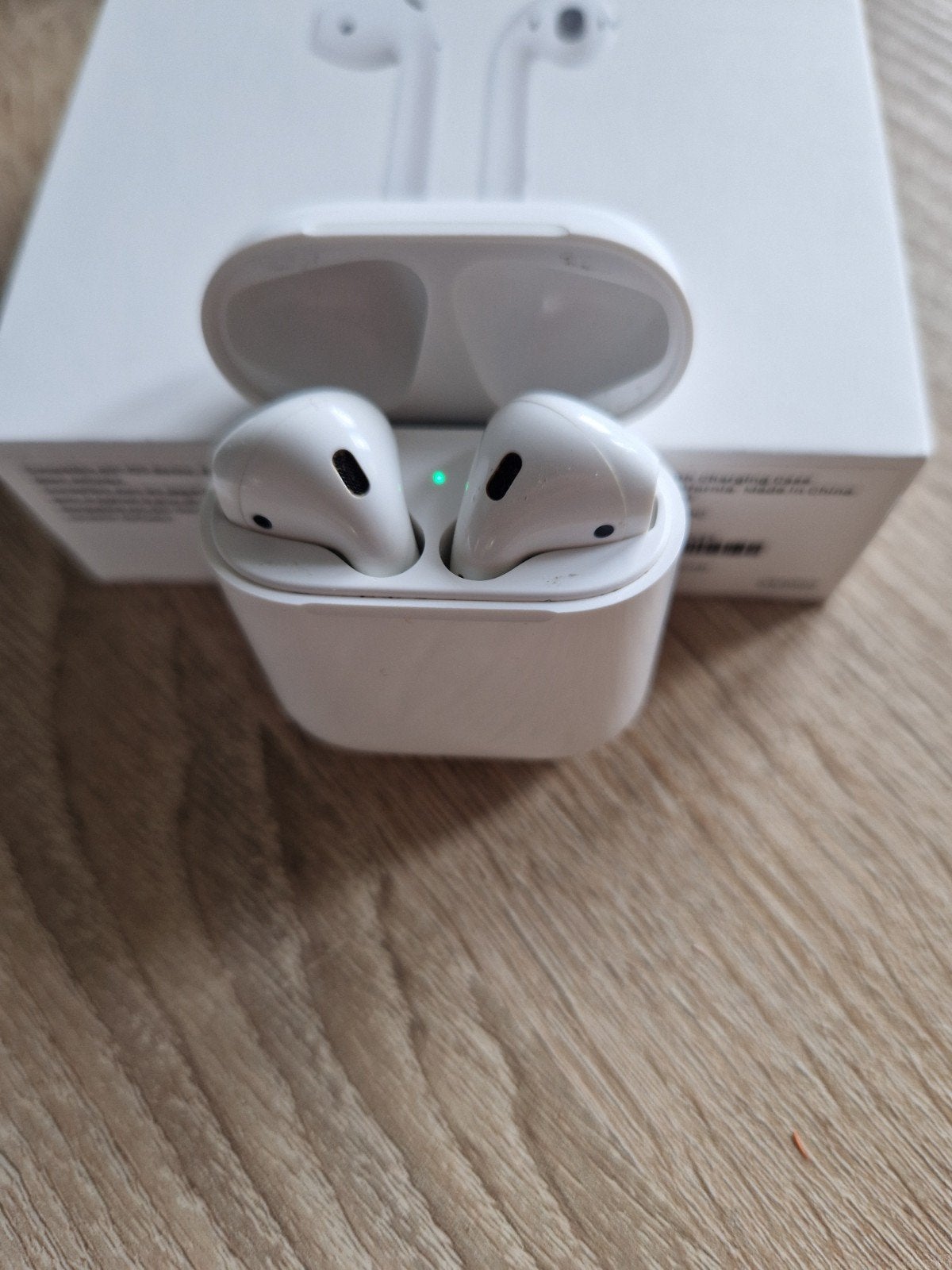 Apple Airpods (tweede generatie), Gebruikt, In gehoorgang (in-ear), Ophalen of Verzenden, Apple