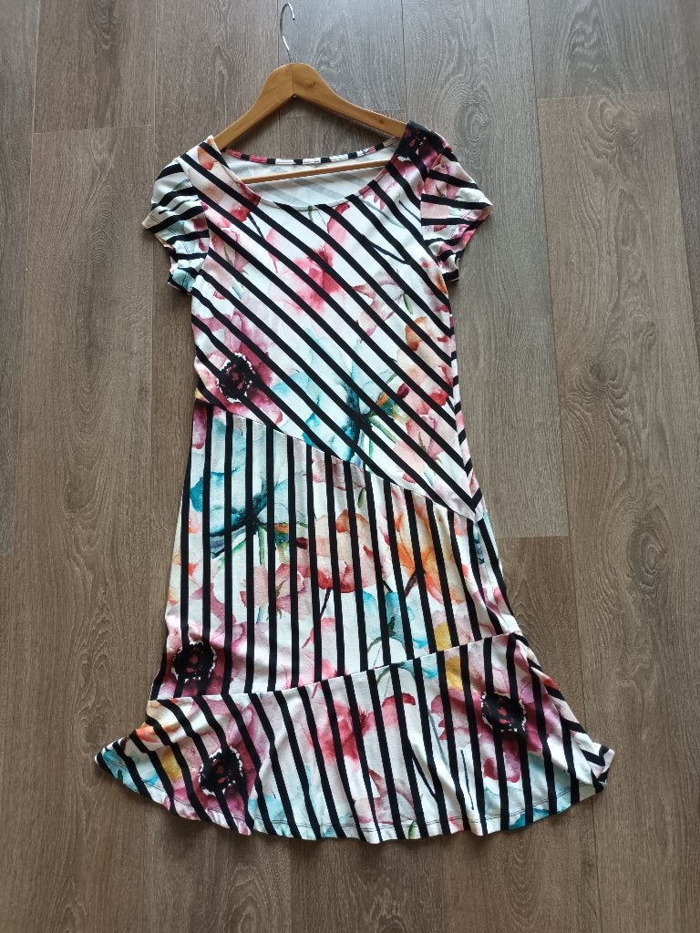 Prachtige zomerjurk mt M (38), Meerkleurig, Ophalen of Verzenden, Zo goed als nieuw, Knielengte