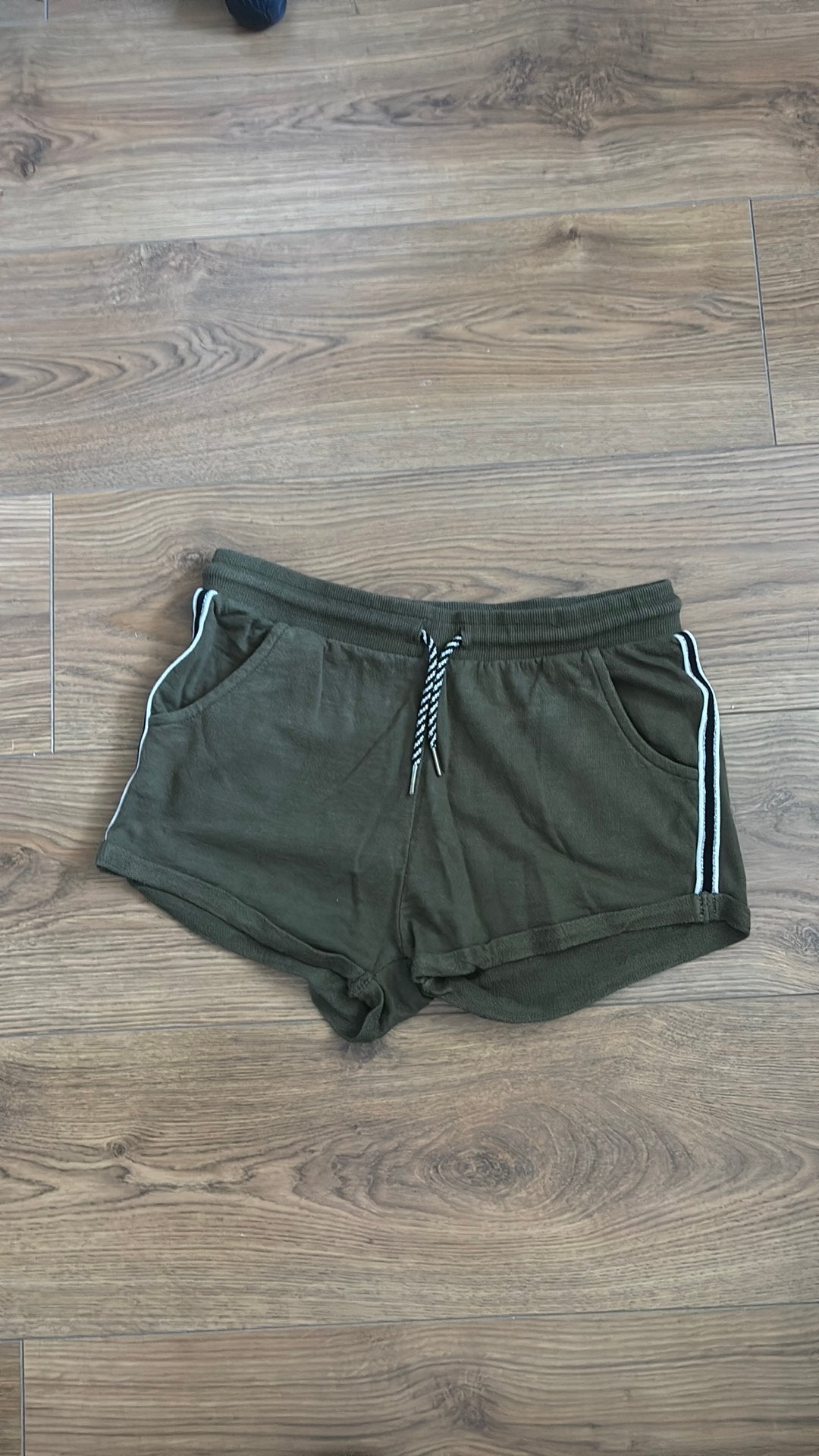 Korte broek Hema, Ophalen of Verzenden, Zo goed als nieuw, Meisje, Broek