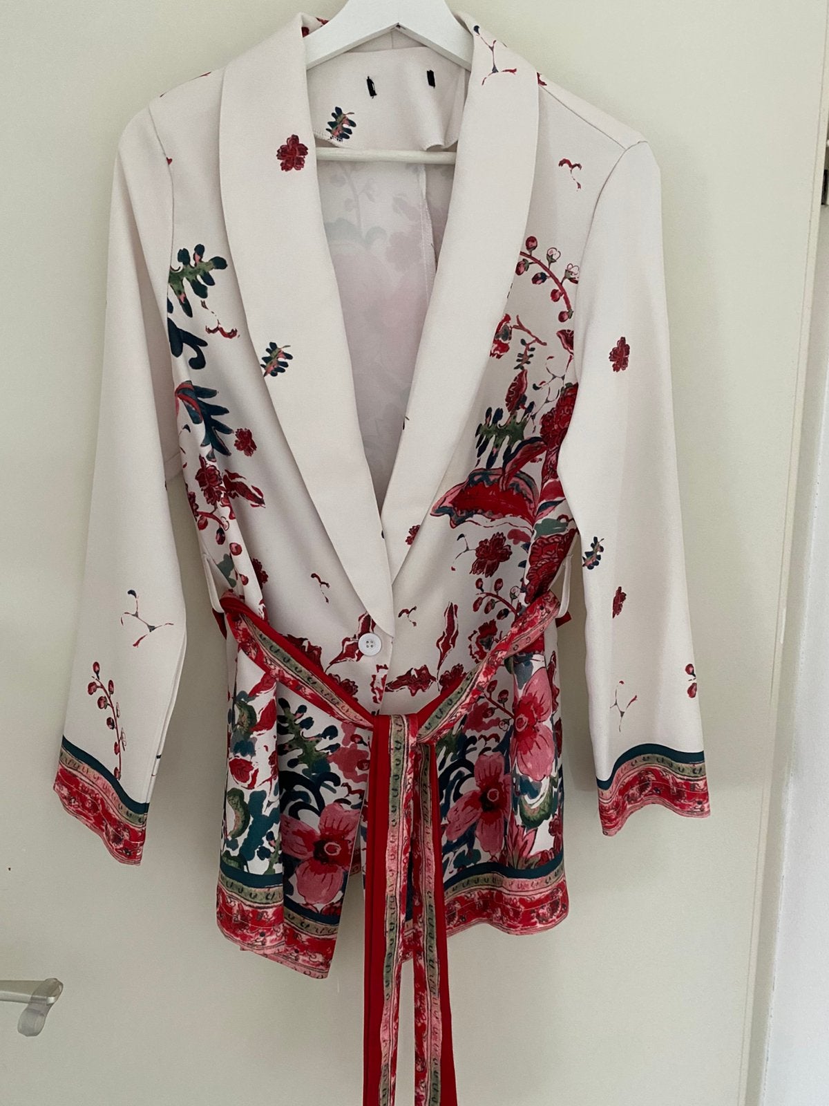 Dames blazer met bloemenprint en ceintuur- M, Kleding | Dames, Ophalen of Verzenden, Zo goed als nieuw