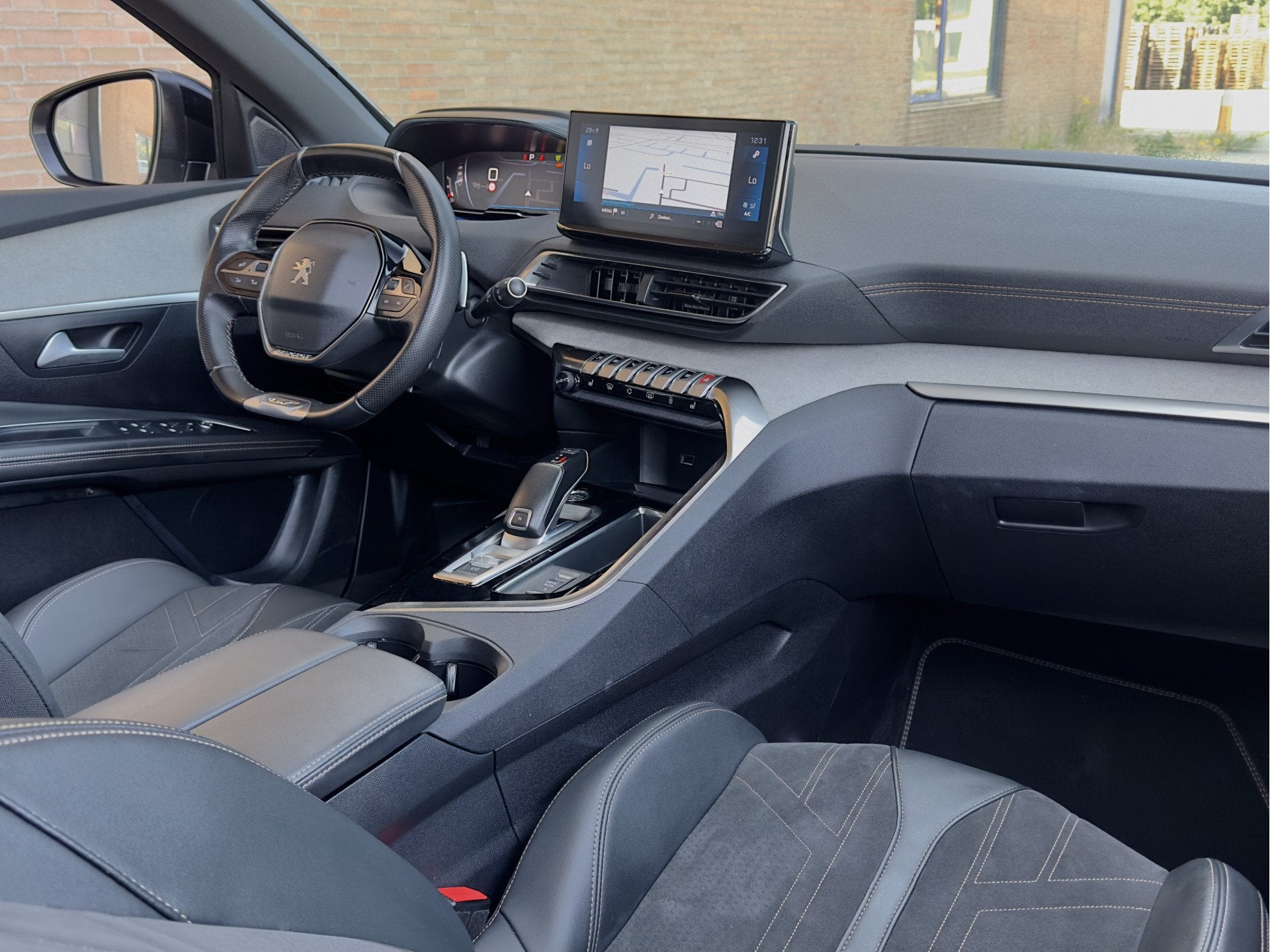 Peugeot 5008 1.2 AUT8 GT. 7PERS PANODAK LEDER NAVI CAMERA DI, Gebruikt, 1199 cc, 7 stoelen, Wit