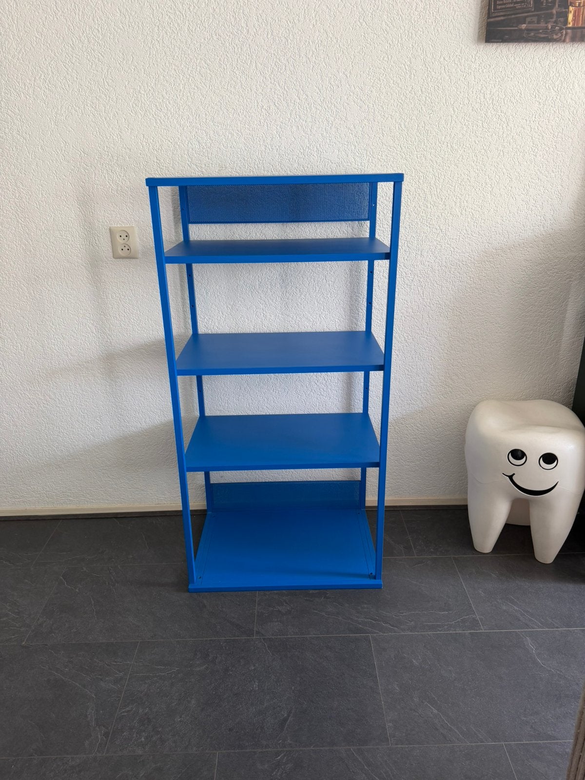 Blauwe kast ikea cobalt, Ophalen, Zo goed als nieuw