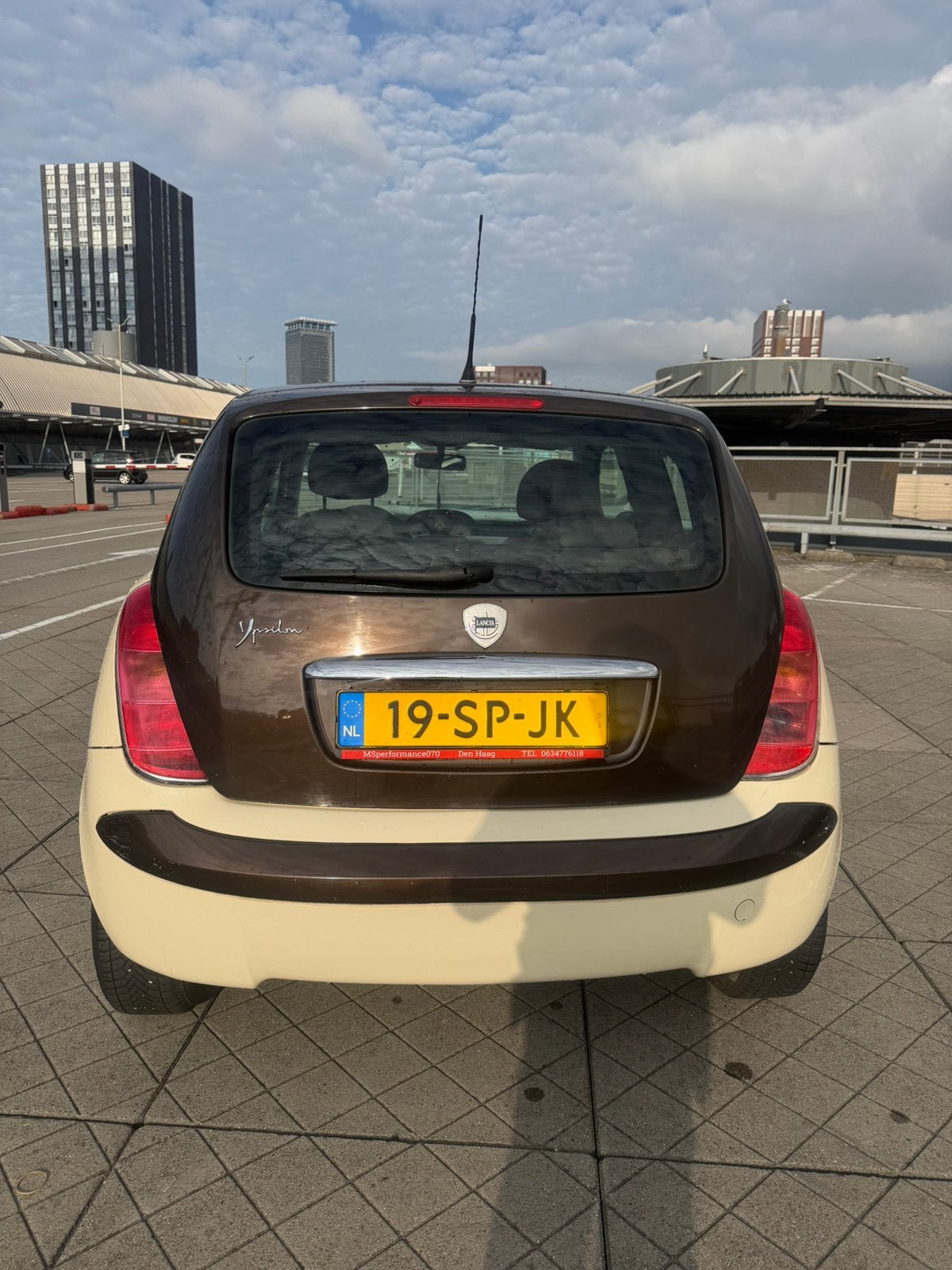 Lancia Ypsilon 1.4 16V AUT 2006 Wit, Auto's, 970 kg, 40 €/maand, 400 kg, Wit