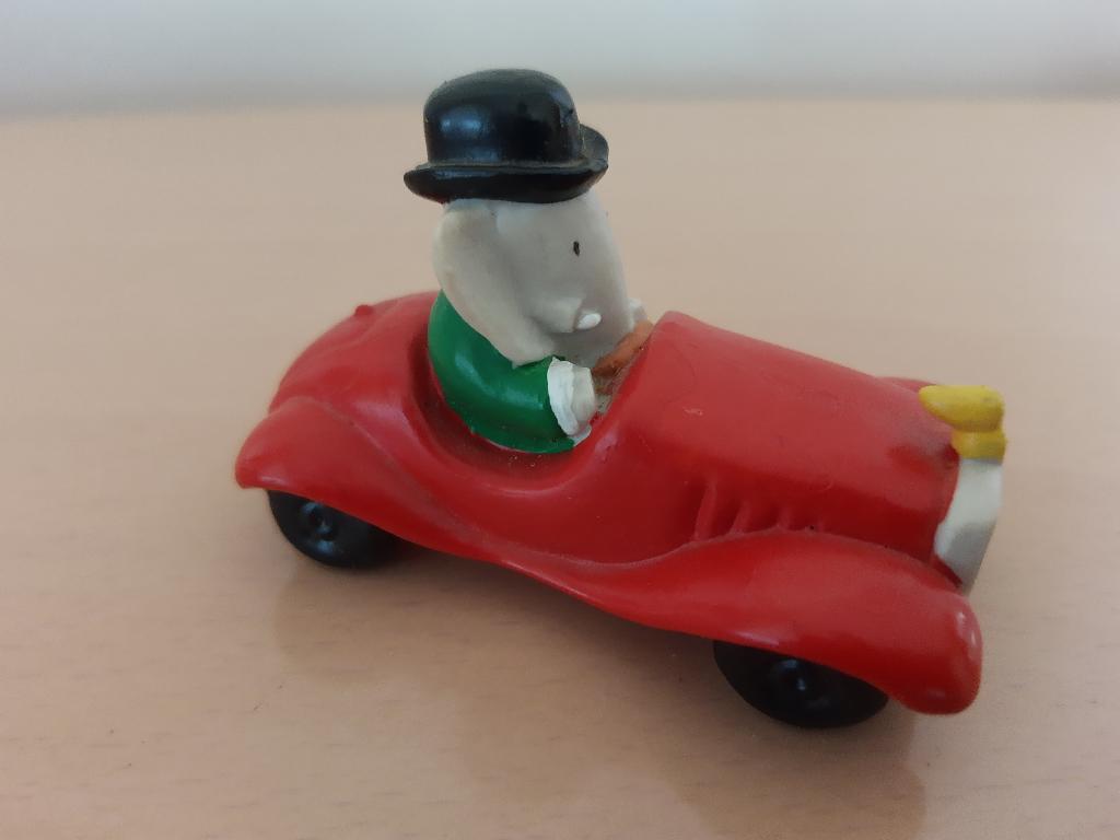 Vintage Babar Plastoy figuur in auto (1995), Verzamelen, Ophalen of Verzenden, Gebruikt, Tv, Actiefiguur of Pop