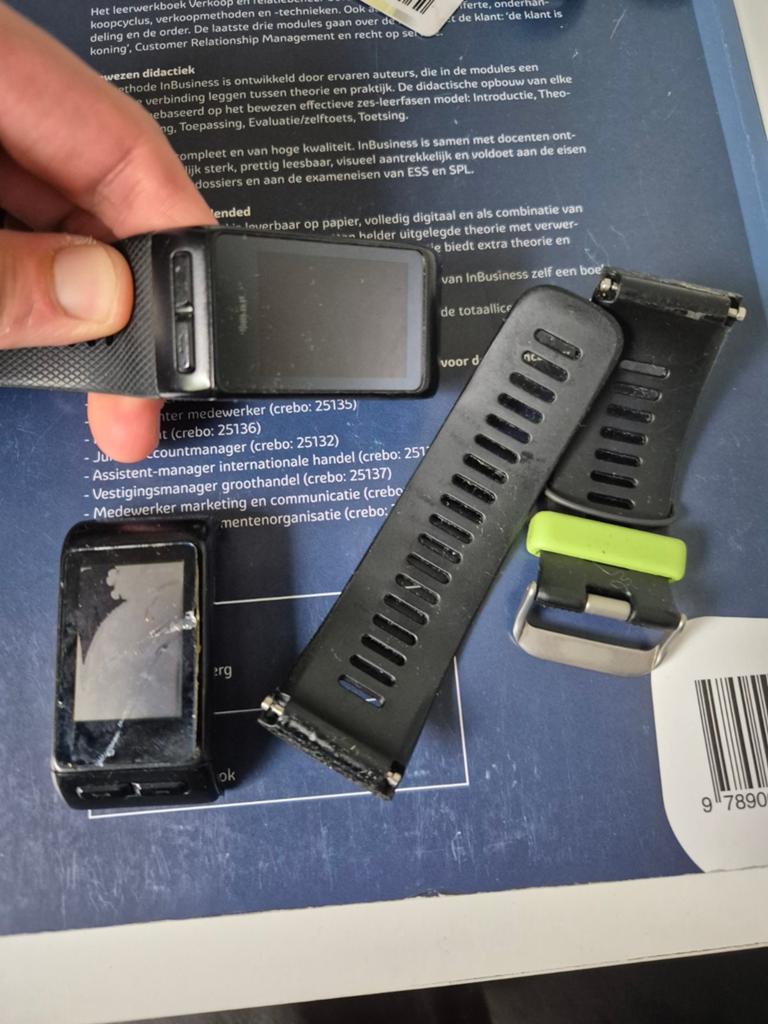 Garmin Vivoactive HR - Defect voor onderdelen, Ophalen, Zwart, Garmin, Waterdicht