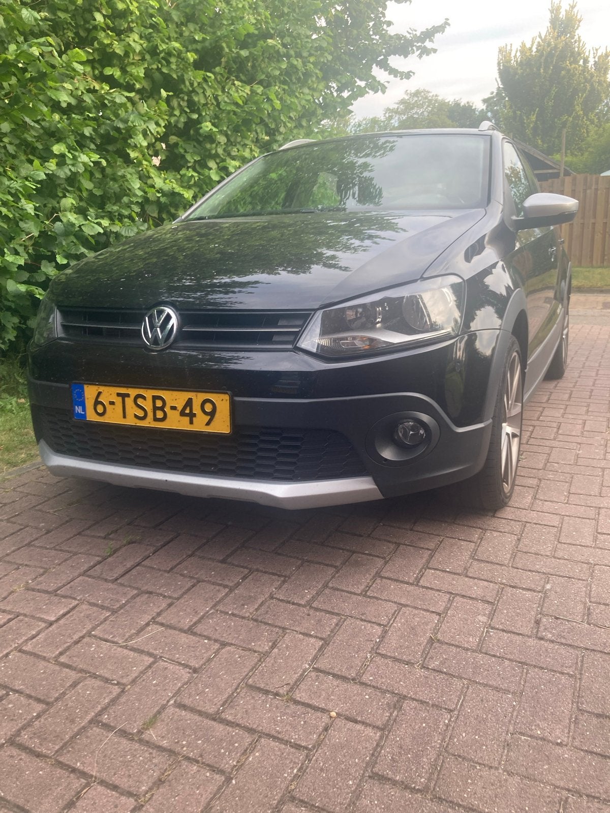 Volkswagen cross Polo high line 1.6 TDI 77KW 2010 Zwart, Auto's, Volkswagen, Particulier, Polo, ABS, Airbags, Airconditioning