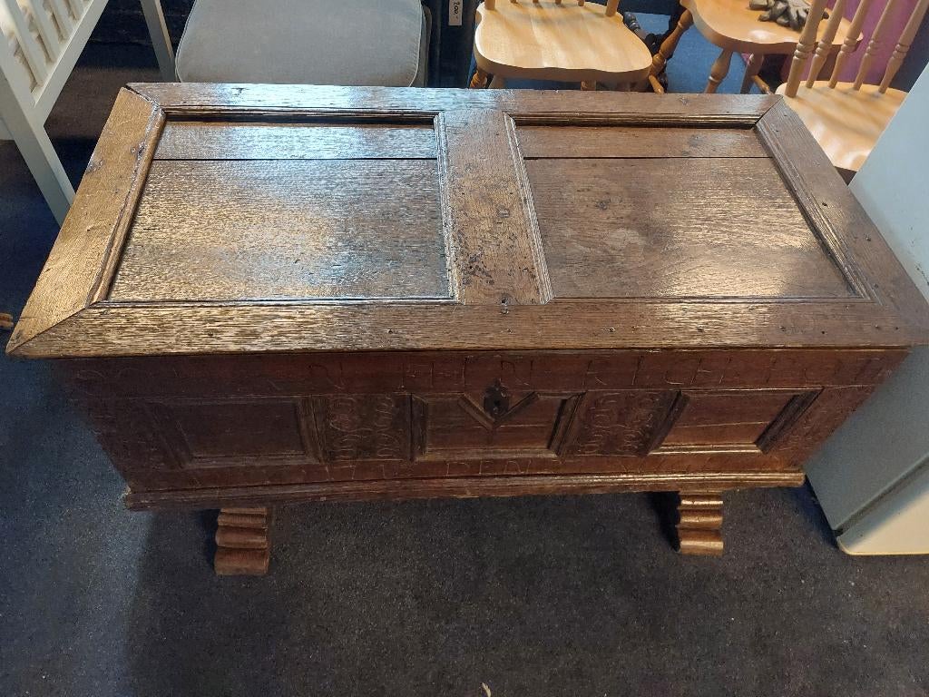 antieke  grote en zware dekenkist ( 500924), Gebruikt, 100 tot 150 cm, 50 tot 75 cm, Eikenhout