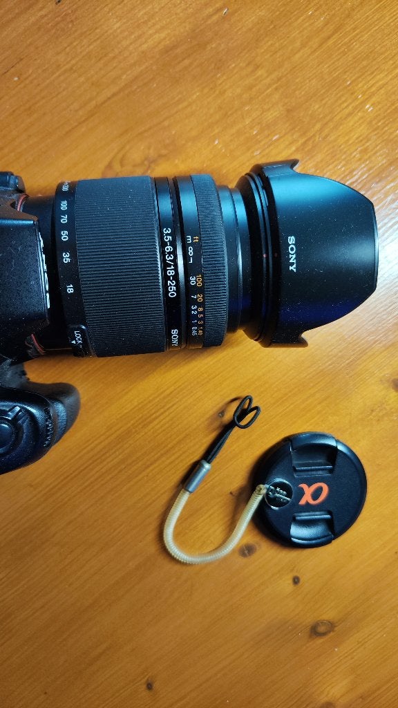 Sony zoomlens 18-250, Ophalen of Verzenden, Zo goed als nieuw, Telelens, Zoom