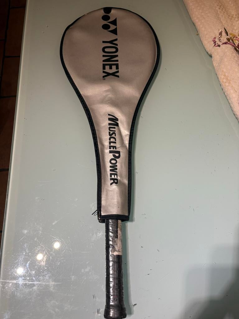 Yonex Muscle Power Badmintonracket met tas, Ophalen of Verzenden, Gebruikt, Racket(s)
