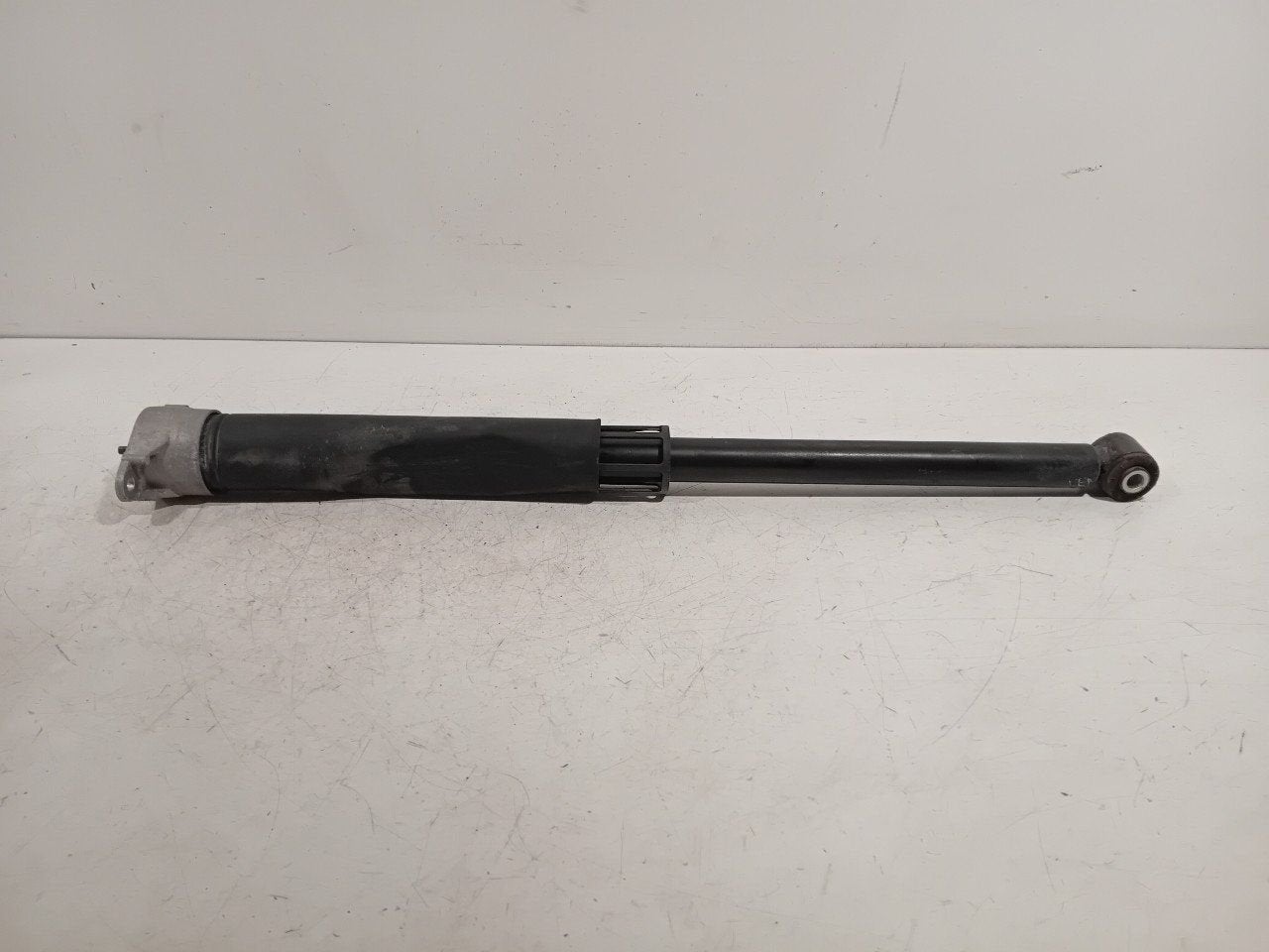 Schokbreker links achter Ford Fiesta, Onderdelen@venauto.nl, Van der Ven Autorecycling B.V., Gebruikt, Ettenseweg 76, 4706 PB Roosendaal, The Netherlands