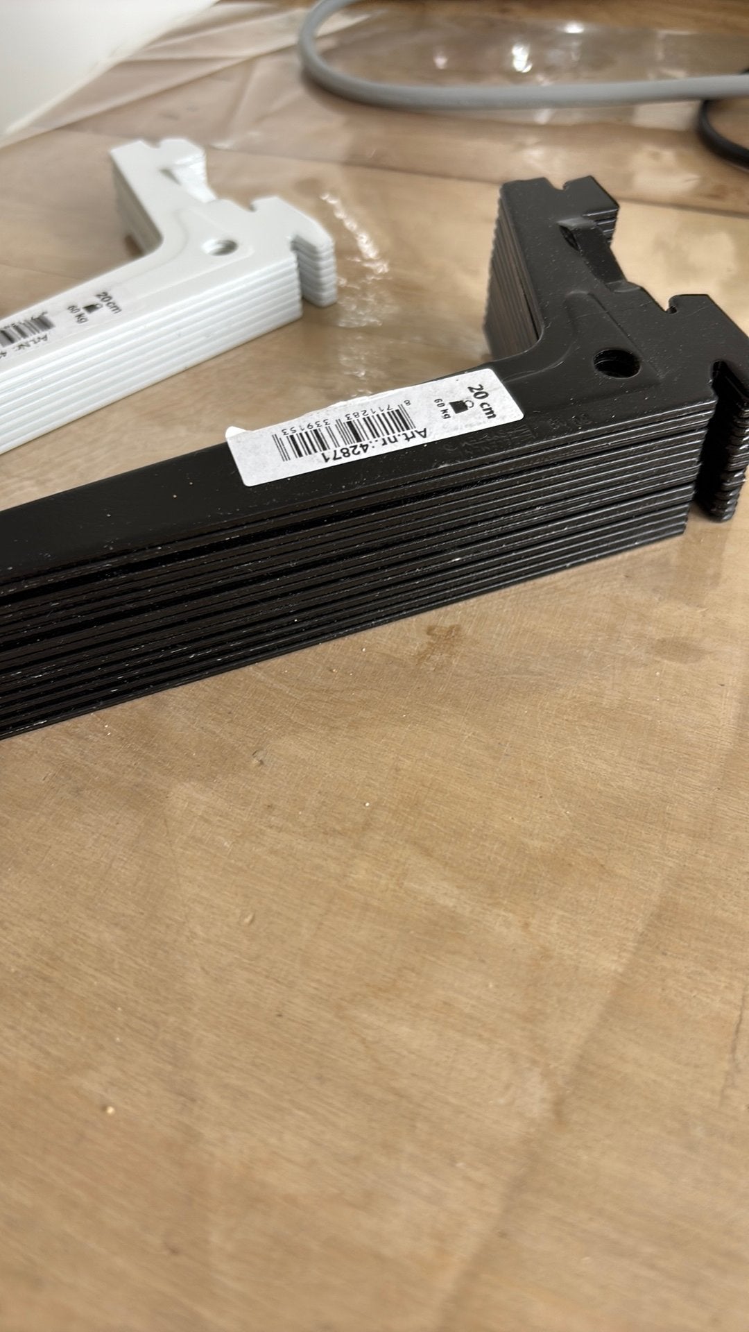 Nieuwe Planken dragers 20 cm wit /zwart, Ophalen of Verzenden, Zo goed als nieuw