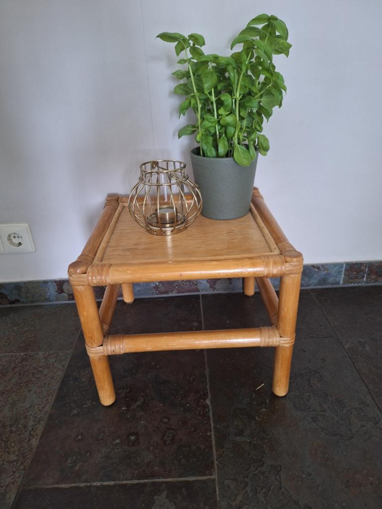 Vintage Rotan Bamboe bijzettafeltje, 45 tot 60 cm, Minder dan 55 cm, Rond, Ophalen of Verzenden