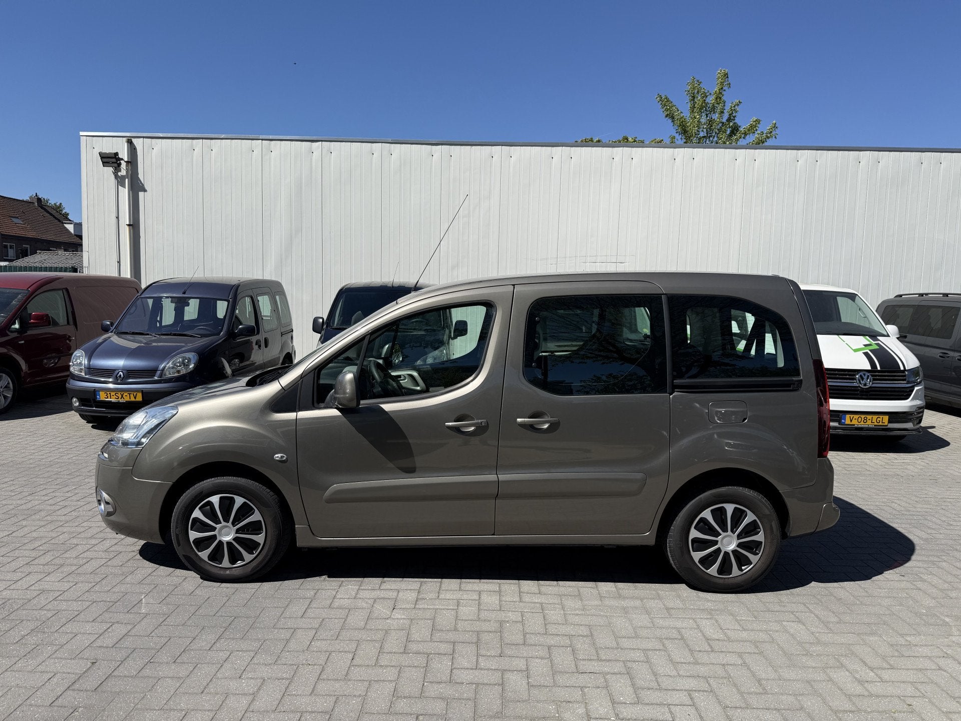 Citroën Berlingo 1.6 VTi Rolstoelauto 3+1 of 5-0 - Ruime Bo, Voorwielaandrijving, 15 km/l, Beige, 98 pk
