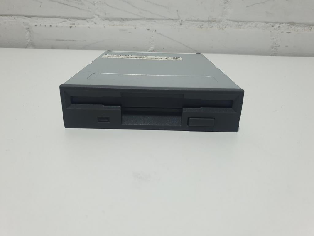 Mitsumi D353M3D 3.5 inch Floppy Drive 1.44MB retro PC, Intern, ., Ophalen of Verzenden, Zo goed als nieuw