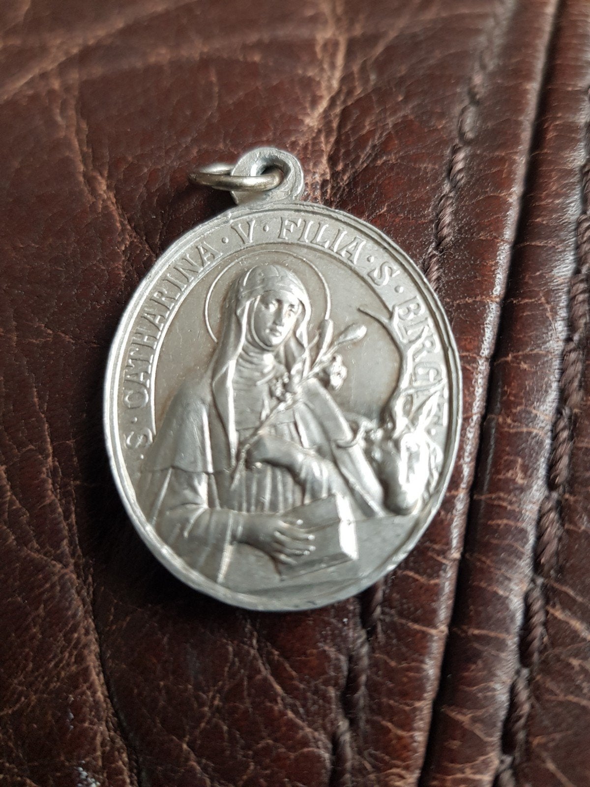 Antieke religieuze medaille: Heilige Catharina en Birgitta, Ophalen of Verzenden