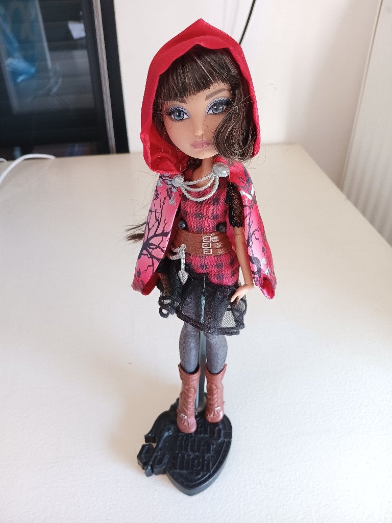 Ever after high pop Cerise hood, Ophalen of Verzenden, Gebruikt, Pop