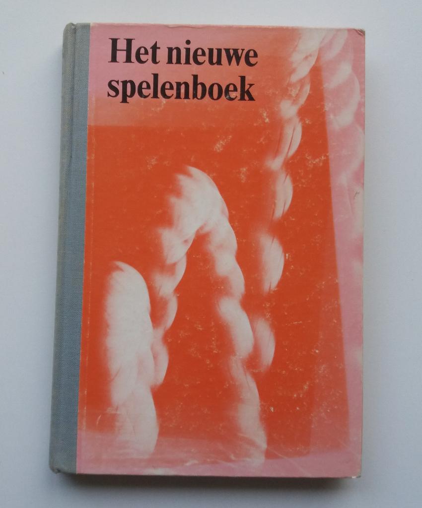 Het nieuwe spelenboek 6e druk 1975, Boeken, Ophalen of Verzenden, Gelezen, Non-fictie