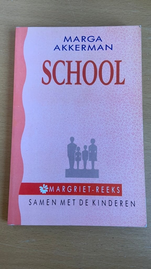 School - Marga Akkerman, Ophalen of Verzenden, Zo goed als nieuw