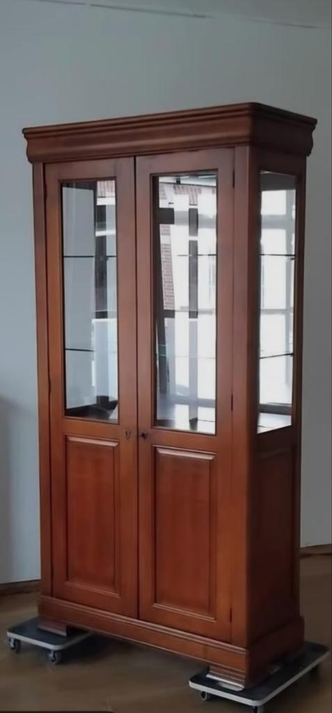 Van Rees kersenhouten vitrinekast/ buffetkast met spotje, Ophalen, Glas, Met deur(en), 100 tot 150 cm