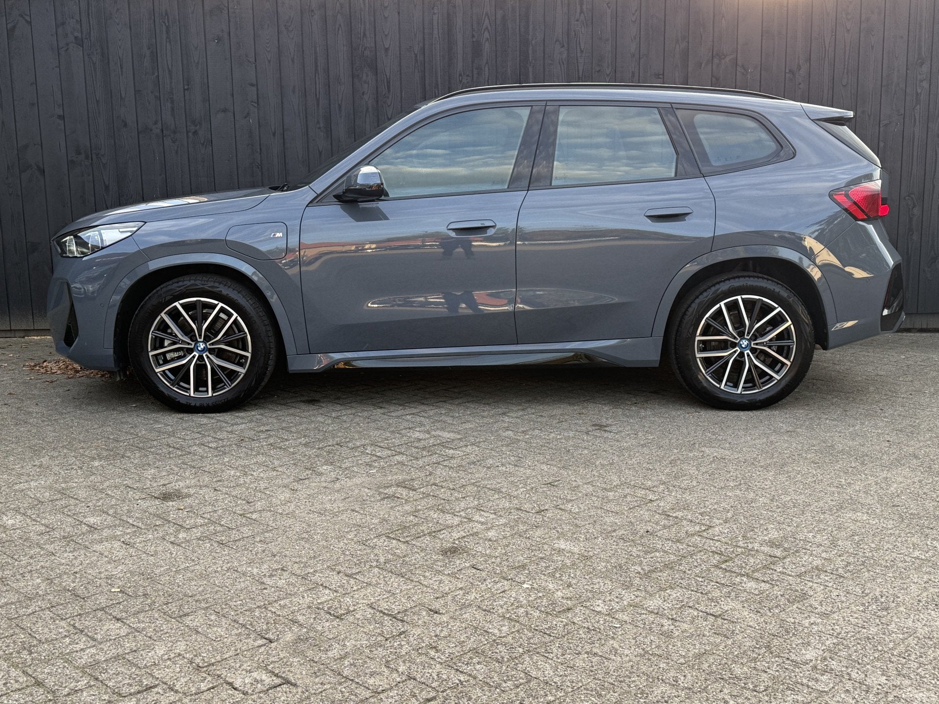 BMW X1 xDrive25e (bj 2023, automaat), Auto's, Gebruikt, Automatische klimaatregeling, Blauw, Plug-in hybride