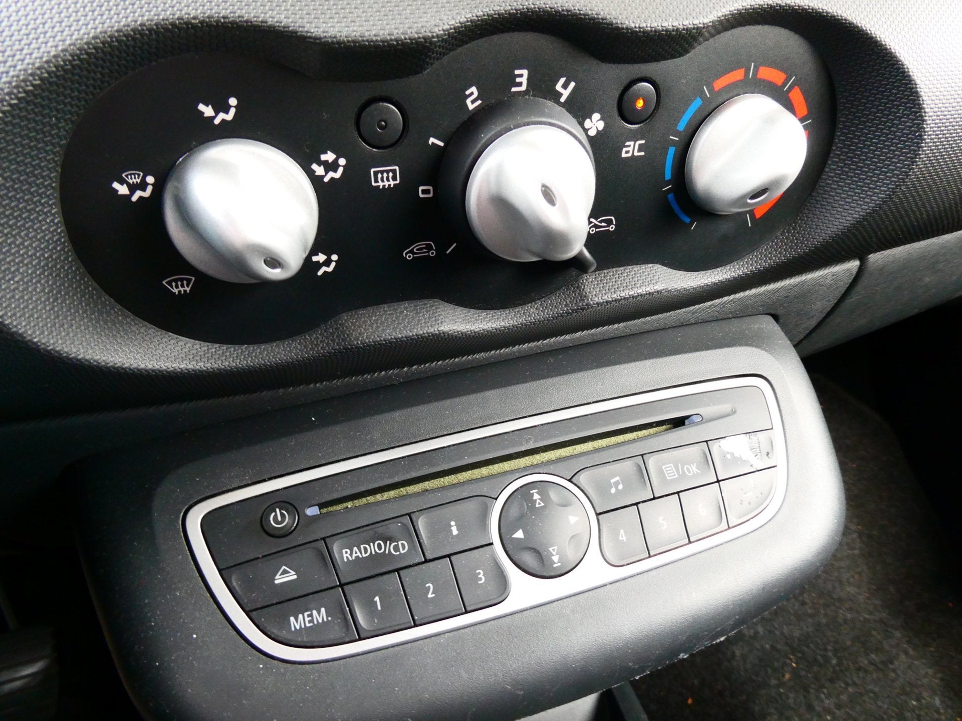 Renault Twingo 1.2 16V Collection 2e eig. Airco Cruise Histo, Voorwielaandrijving, Gebruikt, 4 cilinders, 4 stoelen
