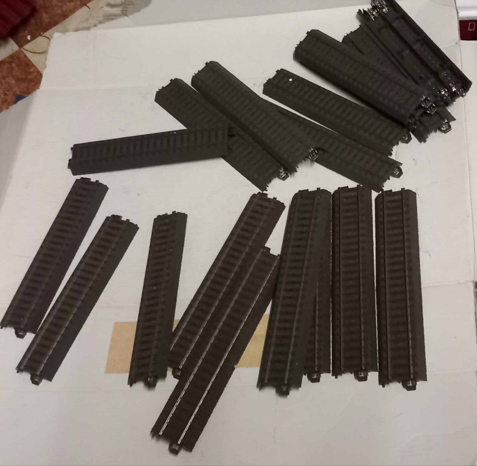 Te koop 36 delige partij marklin c rails + voeding ho, Wisselstroom, Verzenden, Rails, Zo goed als nieuw