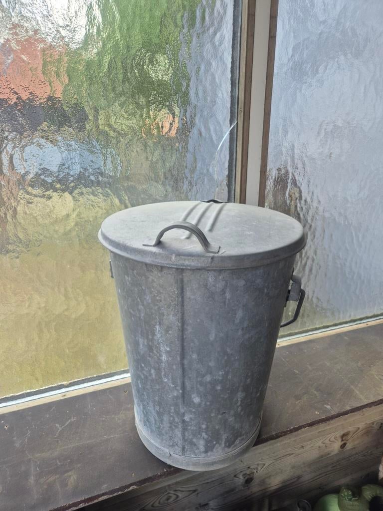 verzinkte prullenbak, Ophalen, Zo goed als nieuw, Minder dan 50 cm