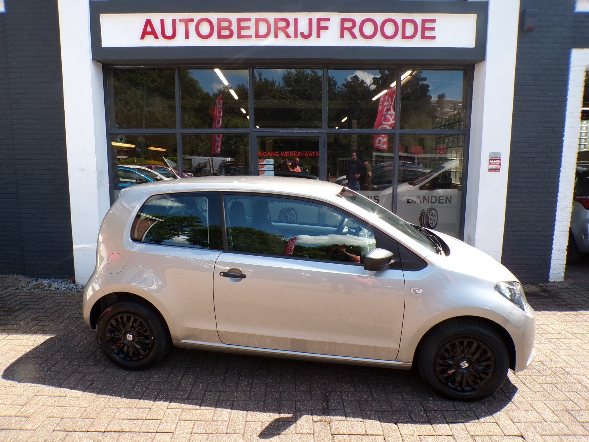 SEAT Mii 1.0 Black One AIRCO,NIEUWE APK ! (bj 2017), Auto's, Seat, Voorwielaandrijving, Gebruikt, Mii, Origineel Nederlands