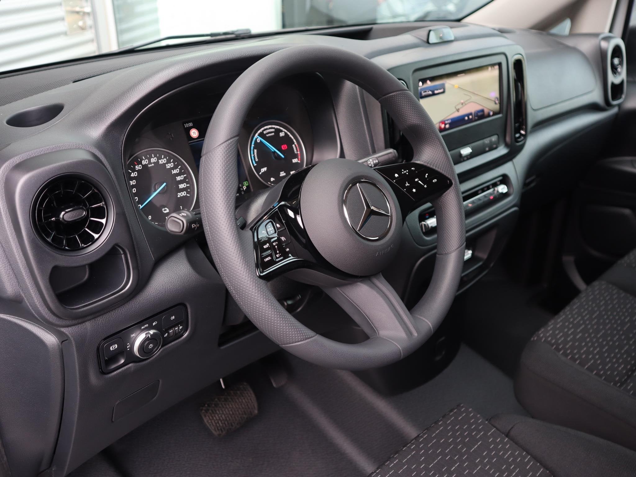 Mercedes-Benz eVito eVito 112 L3 Business Solution 60 kWh, Auto's, Stof, 280 km, 116 pk, Wit