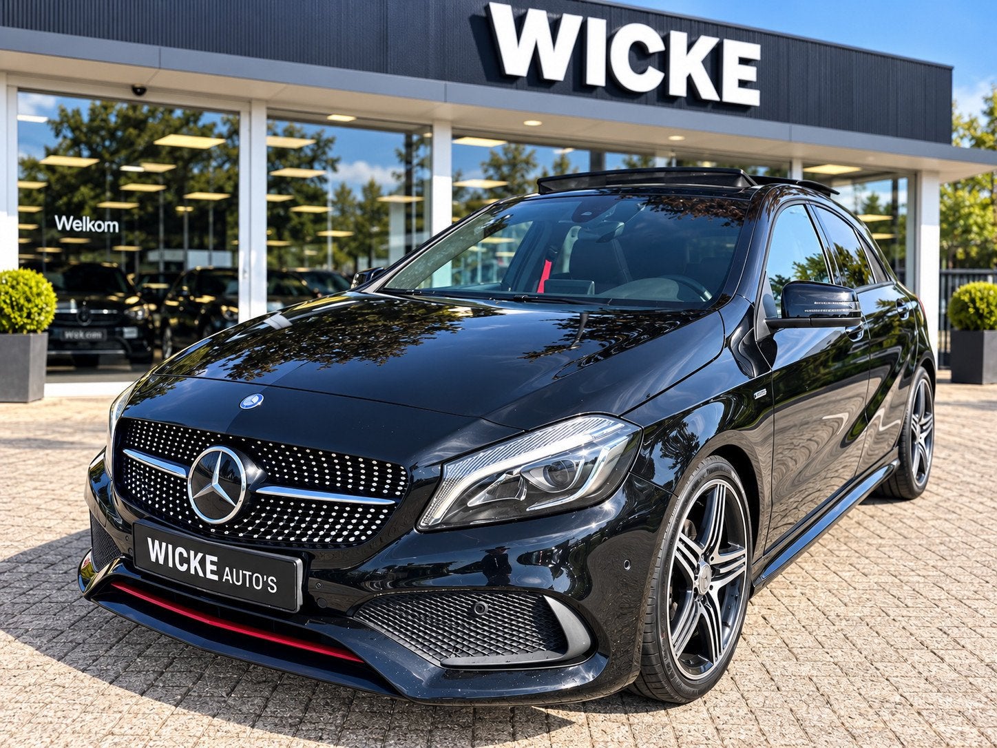 Mercedes-Benz A-klasse 250 Sport Prestige AMG Panorama Camer, Gebruikt, 4 cilinders, Zwart, 218 pk
