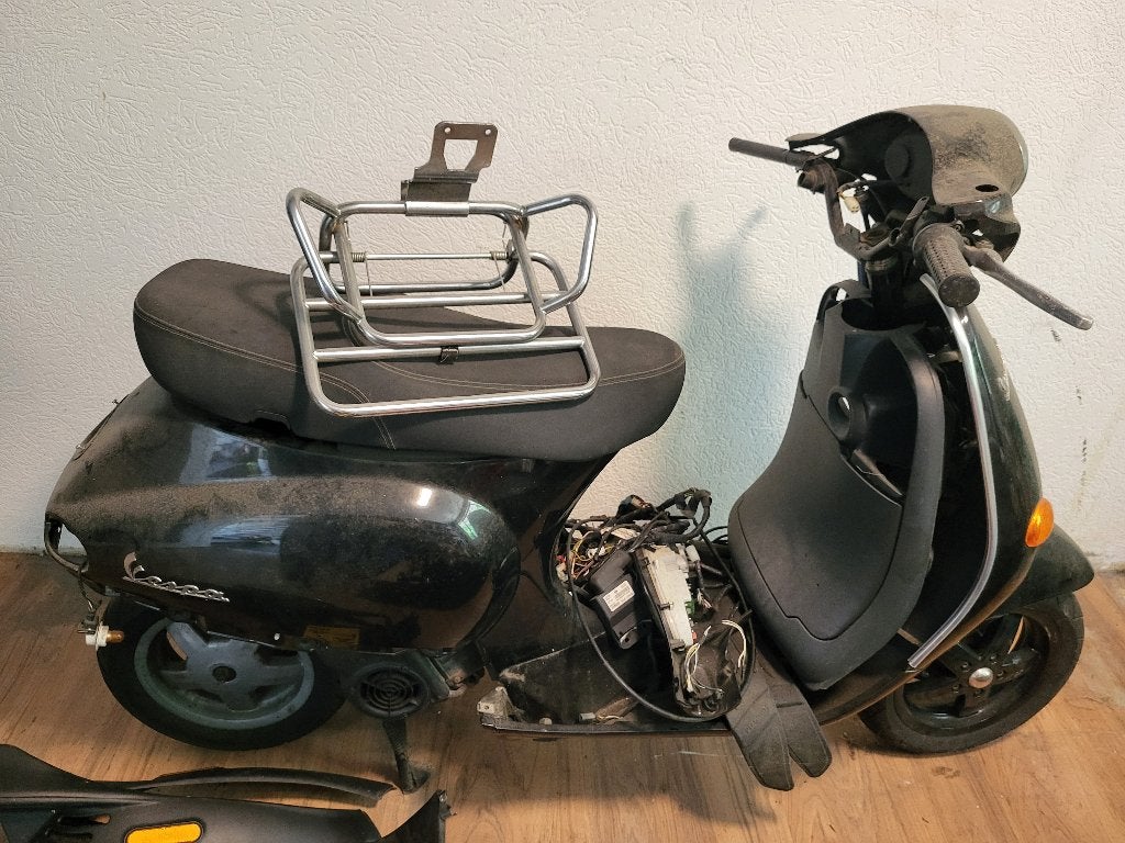 Vespa et4 125cc in onderdelen, Ophalen, Gebruikt