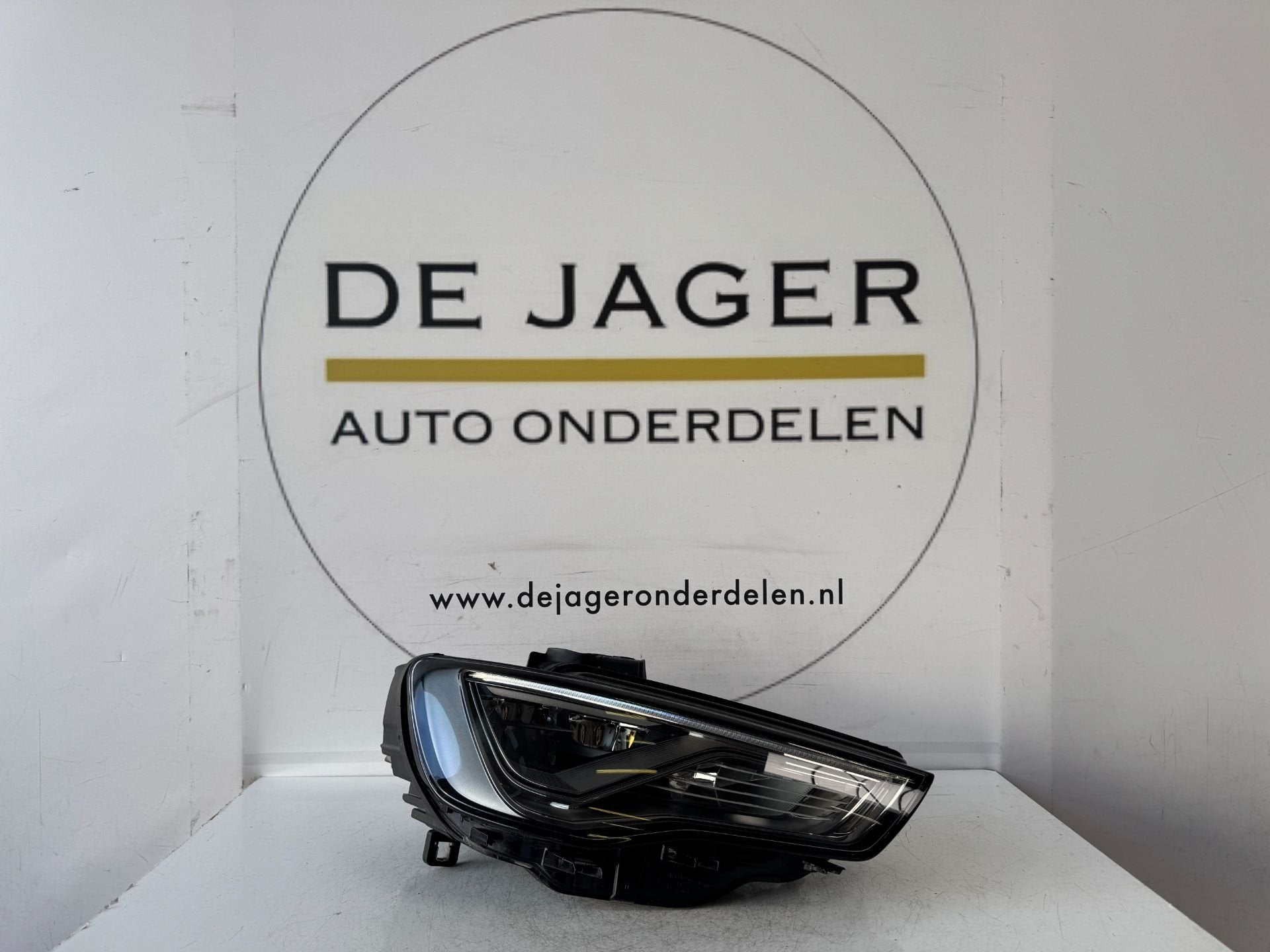 AUDI A3 8V KOPLAMP VOL LED KOPLAMP RECHTS 8V0941034, Gebruikt, AUDI AG, Auto-Union-Strasse 1
85045  Ingolstadt, DE, Kundenbetreuung@audi.de