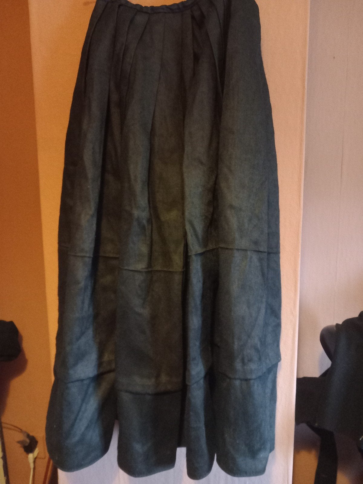 Mooie lange wollen klederdracht rok, nummer 3, Antiek en Kunst, Verzenden