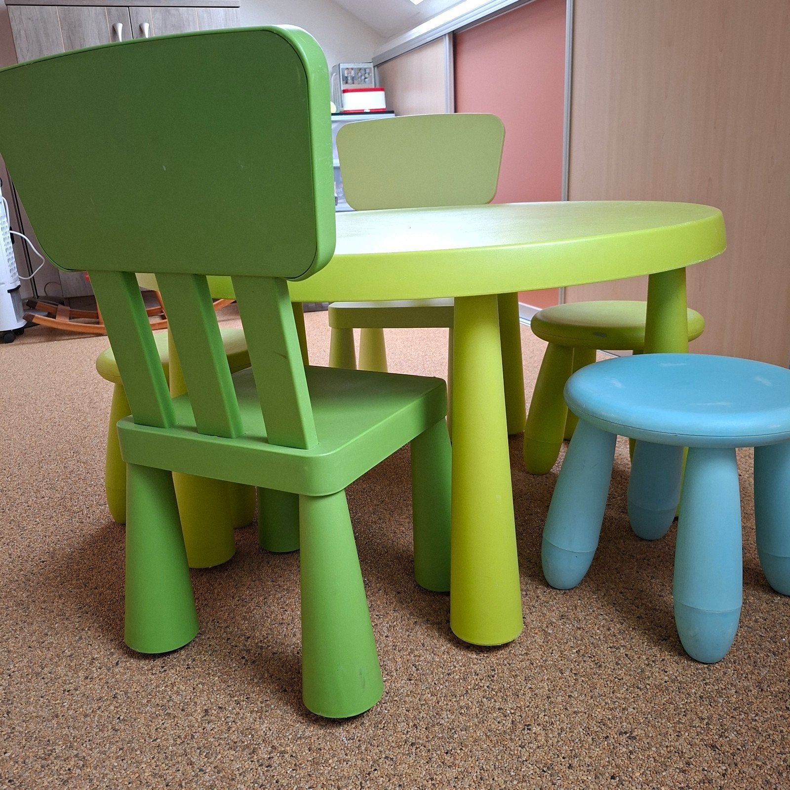 Ikea kinderstoeltjes en krukjes (2 groen, 1 blauw), Ophalen, Gebruikt, Overige typen