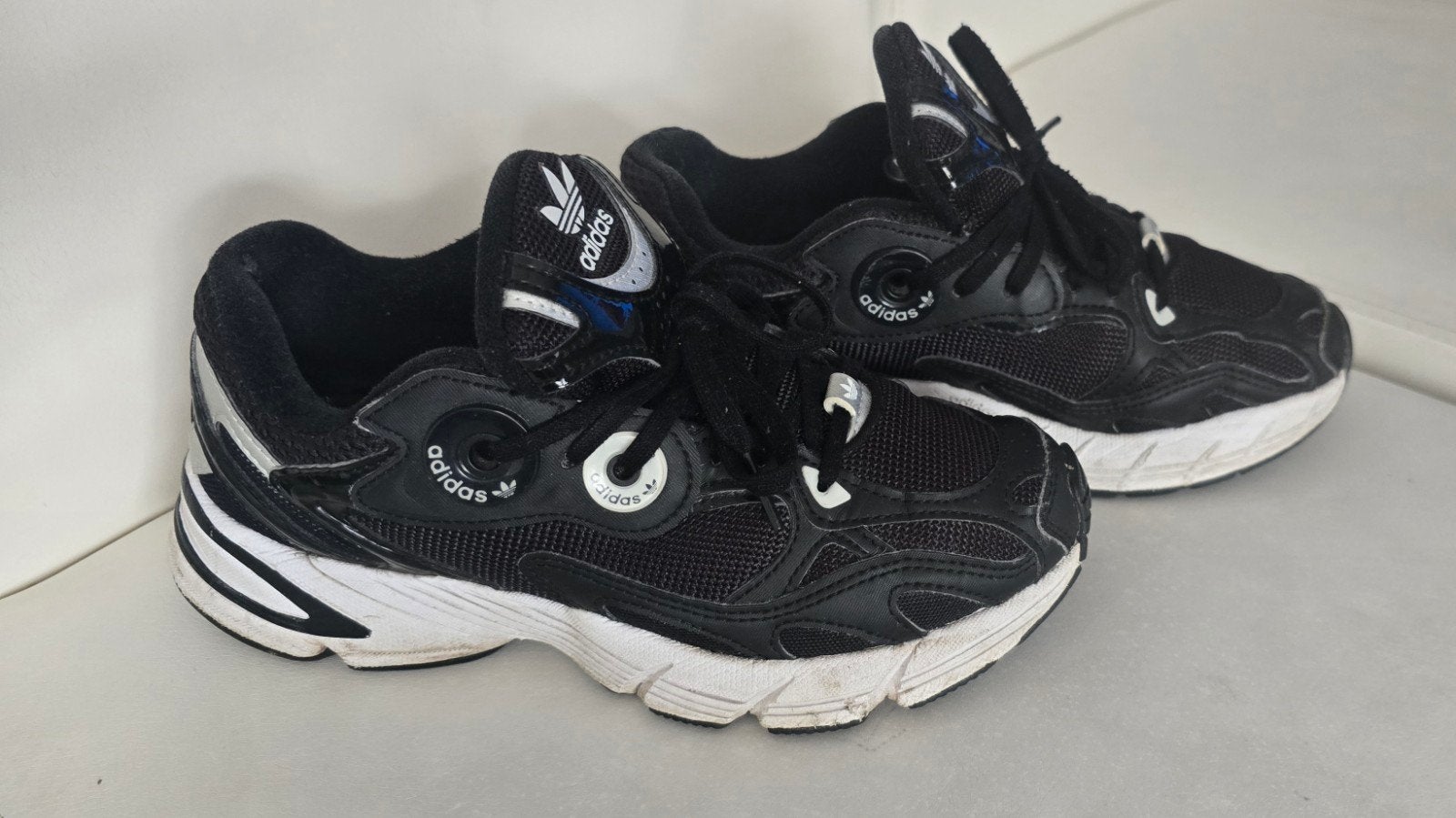 Adidas Astir sneakers - Zo goed als nieuw - Maat 36, Adidas, Ophalen of Verzenden, Zo goed als nieuw, Jongen of Meisje