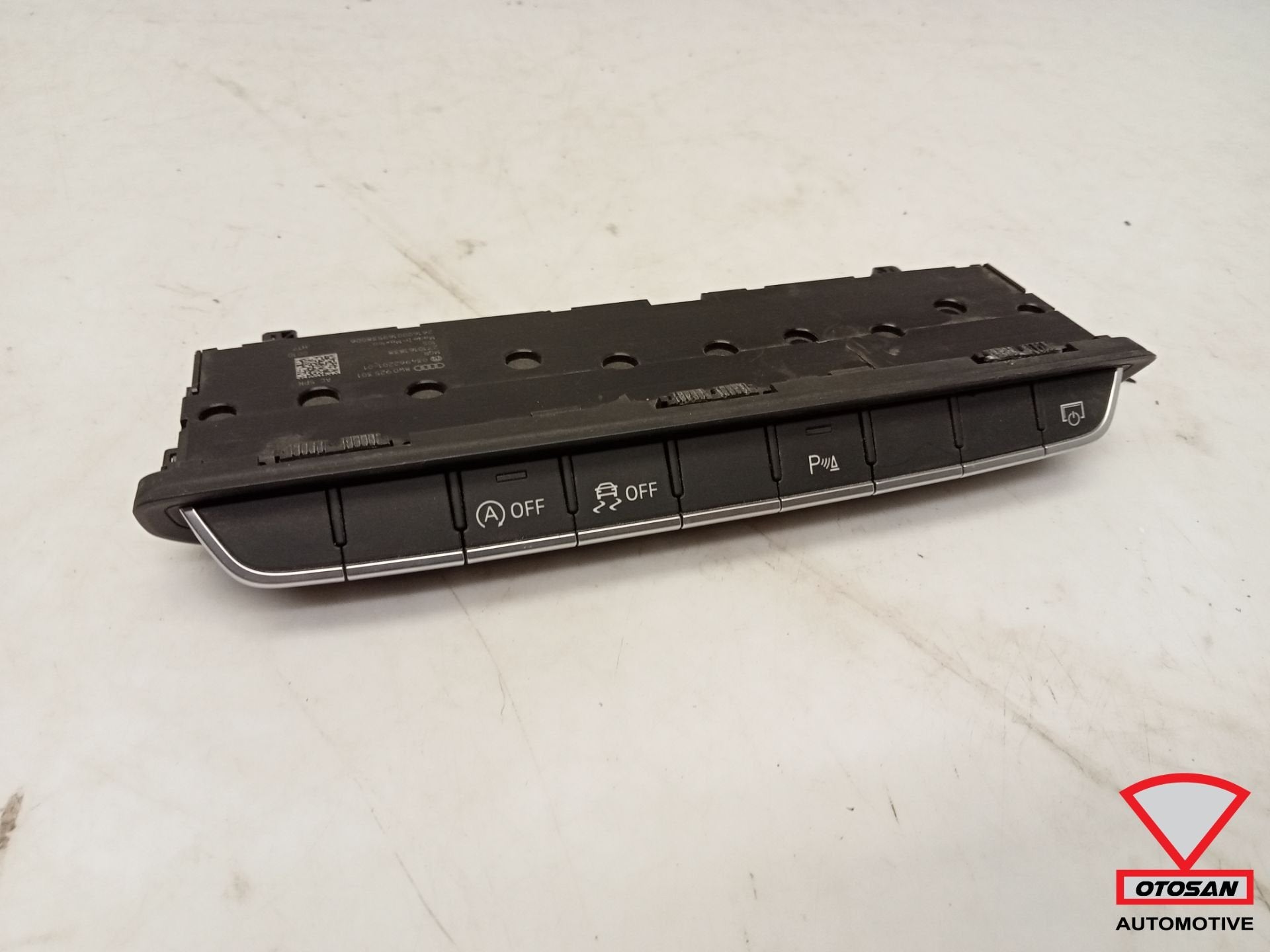 Audi A4 8W PDC A-OFF ESP Schakelaar 8W0925301, Auto-onderdelen, Gebruikt, AUDI AG, Auto-Union-Strasse 1
85045  Ingolstadt, DE