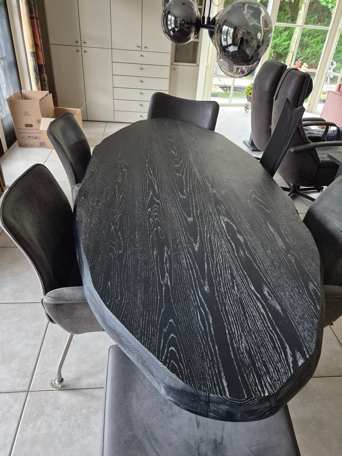 Ovale eettafel met metalen onderstel, Ophalen, 100 tot 150 cm, 200 cm of meer, Zo goed als nieuw