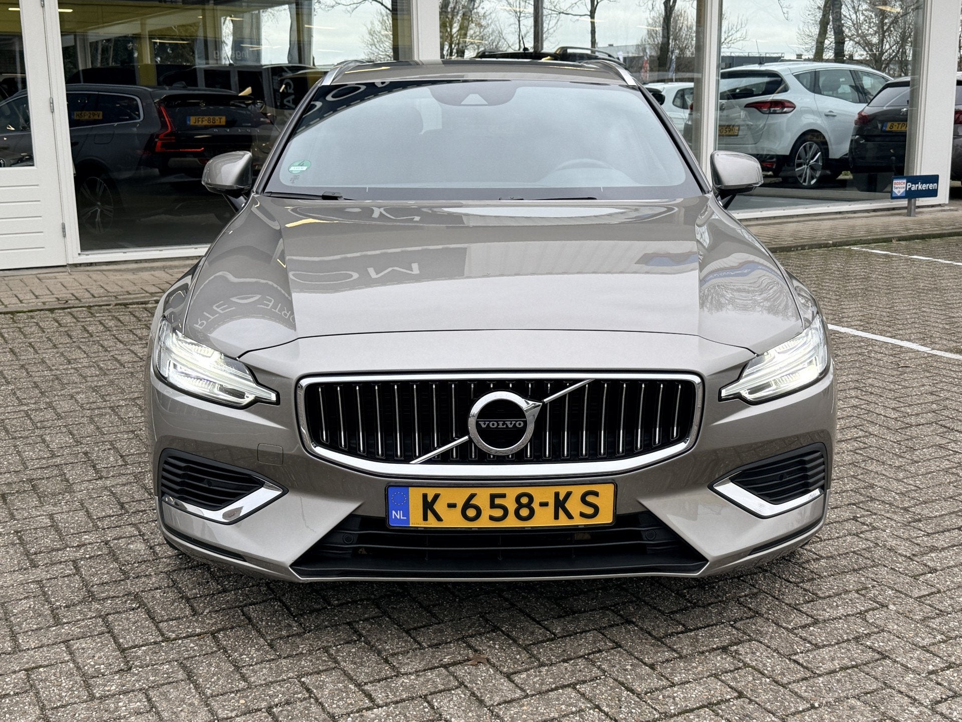 Volvo V60 2.0 T6 Recharge AWD Inscription | Trekhaak | Pano, Automaat, Gebruikt, Euro 6, Hybride Elektrisch/Benzine
