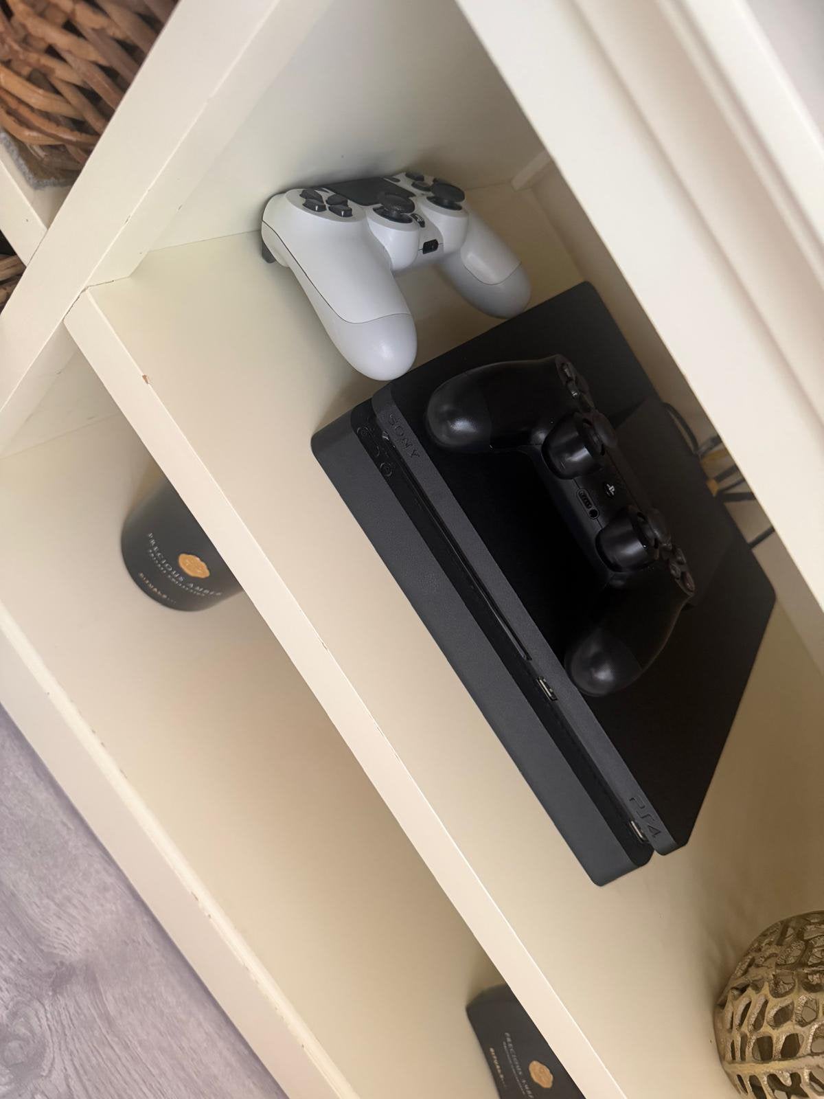 PS4 met 2 controllers, Ophalen, Zo goed als nieuw, Met 2 controllers, Original